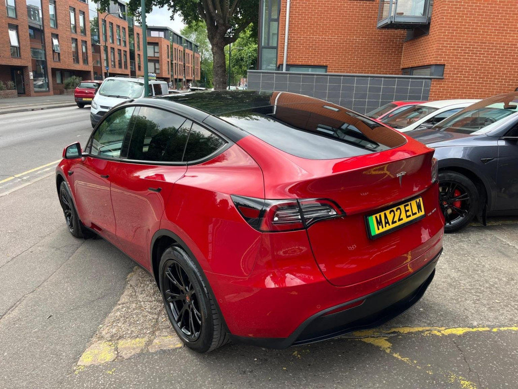 TESLA MODEL Y