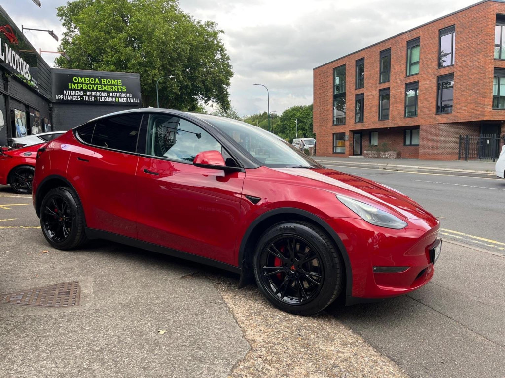 TESLA MODEL Y