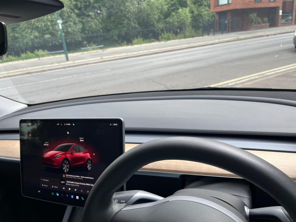 TESLA MODEL Y