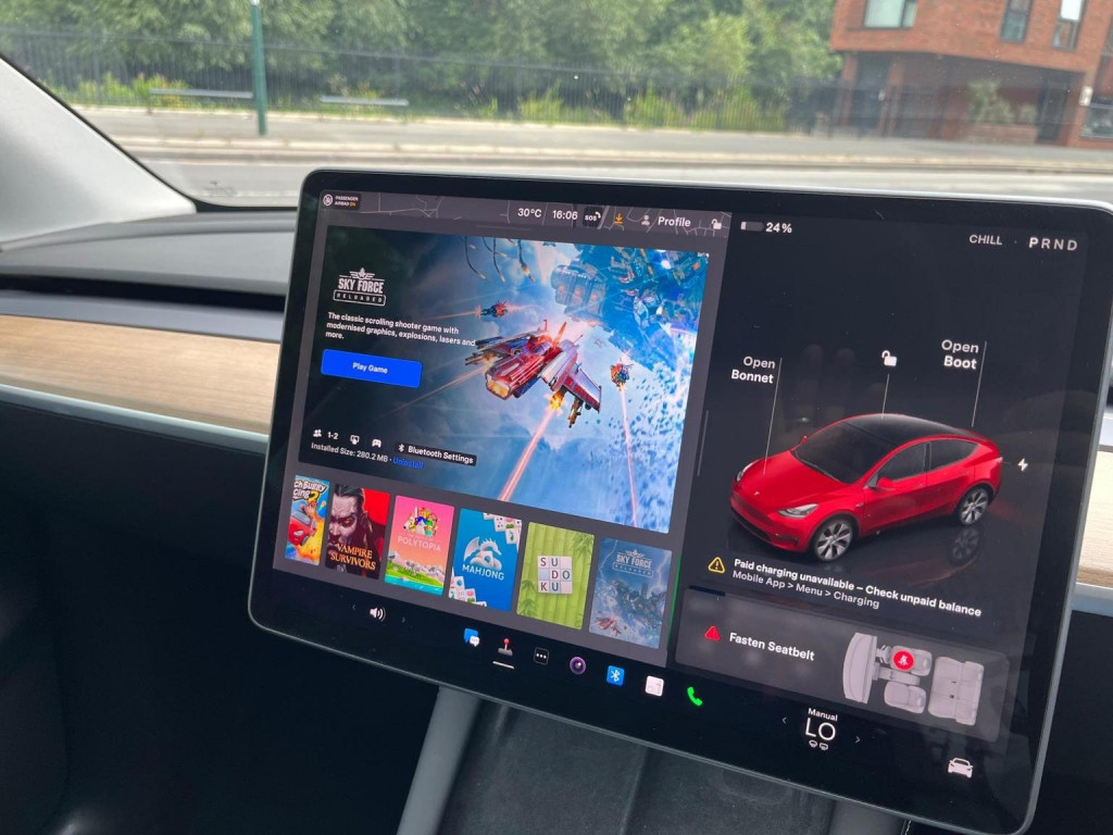 TESLA MODEL Y