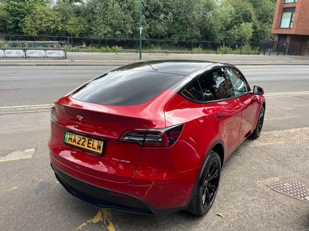 TESLA MODEL Y
