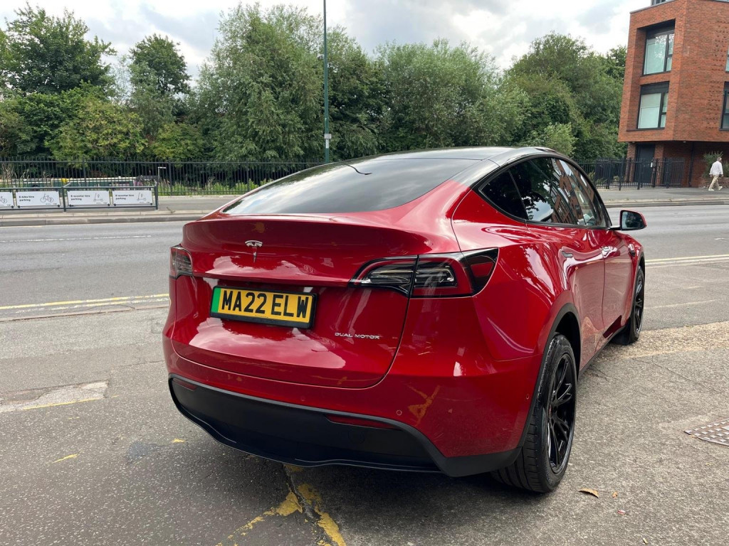 TESLA MODEL Y