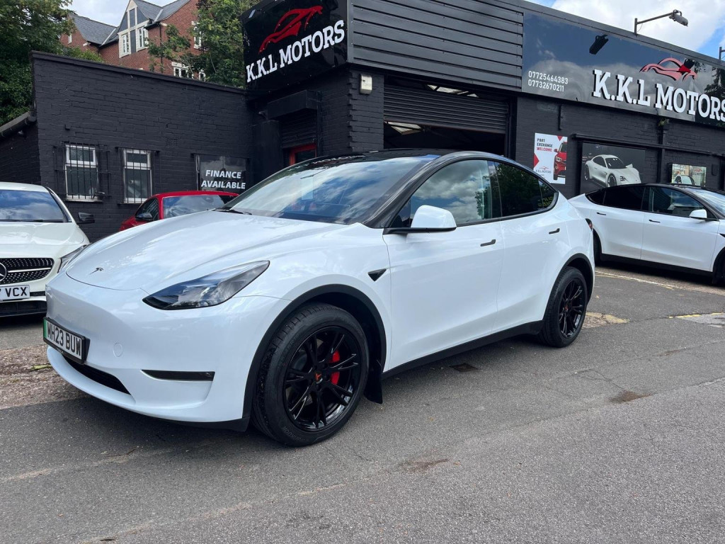TESLA MODEL Y