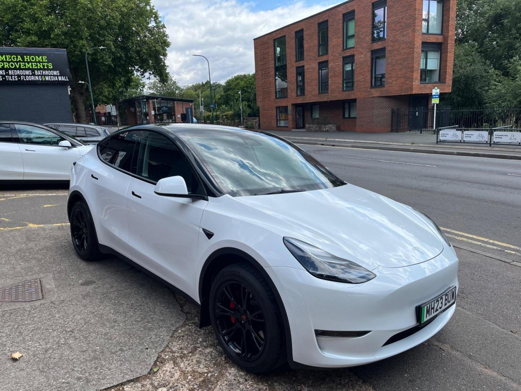 TESLA MODEL Y