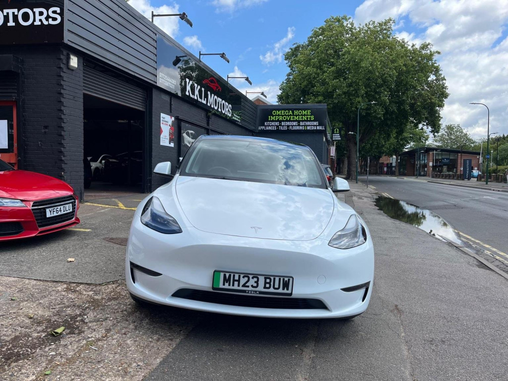 TESLA MODEL Y
