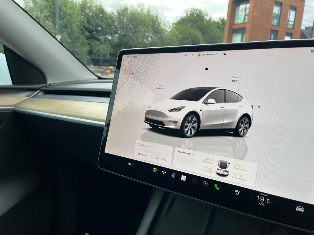 TESLA MODEL Y