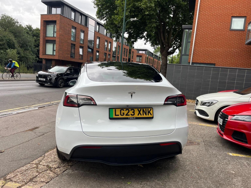 TESLA MODEL Y