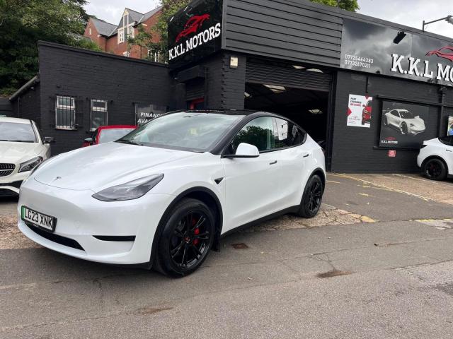 TESLA MODEL Y