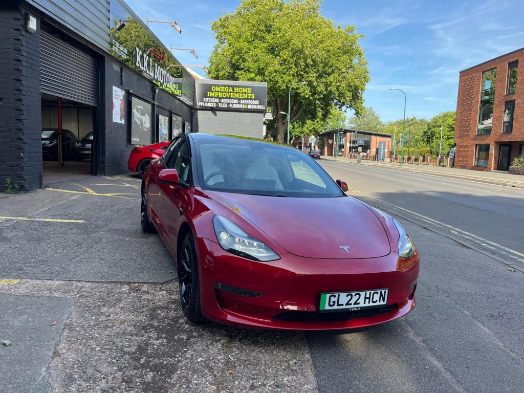 TESLA MODEL 3