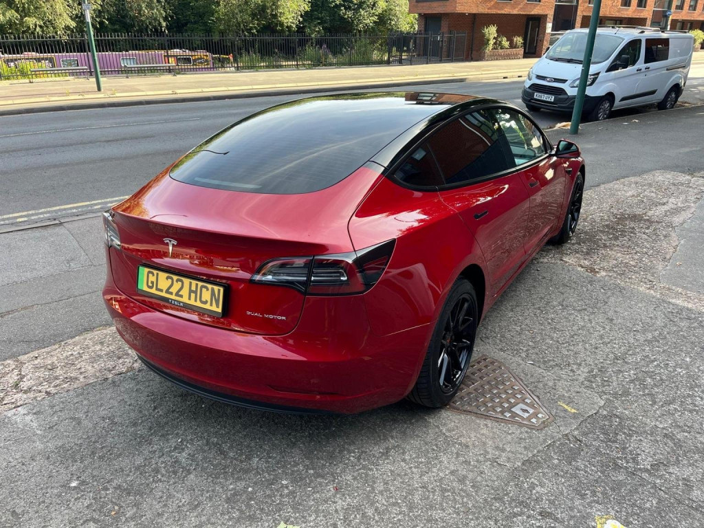 TESLA MODEL 3