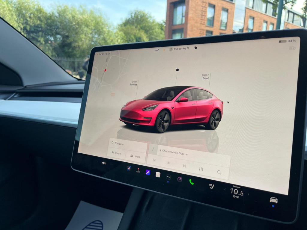 TESLA MODEL 3