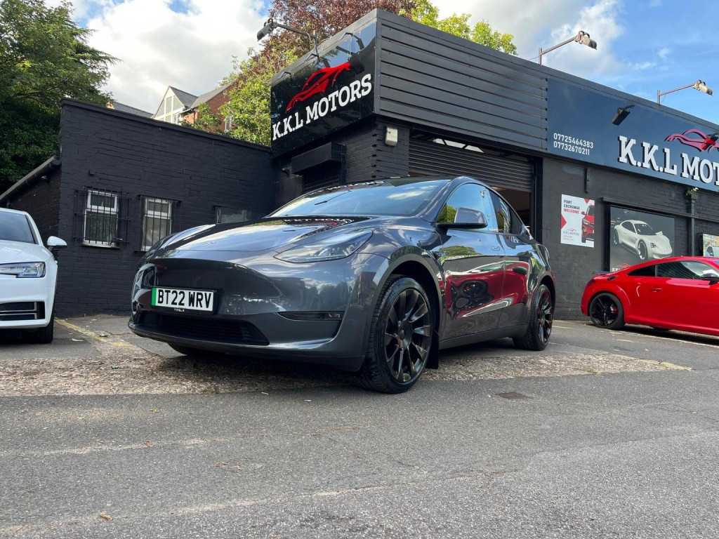 TESLA MODEL Y