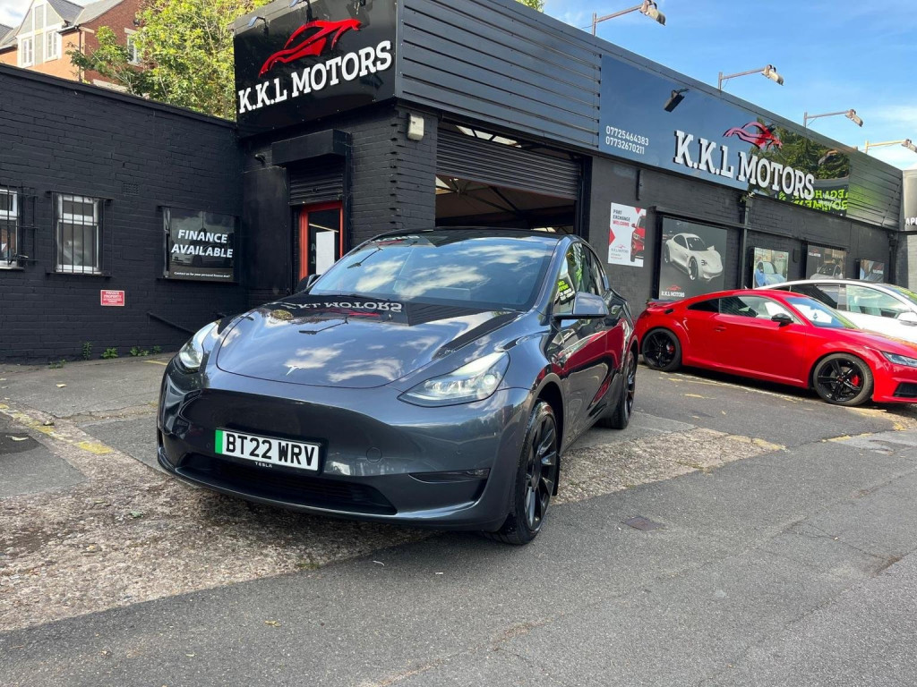 TESLA MODEL Y