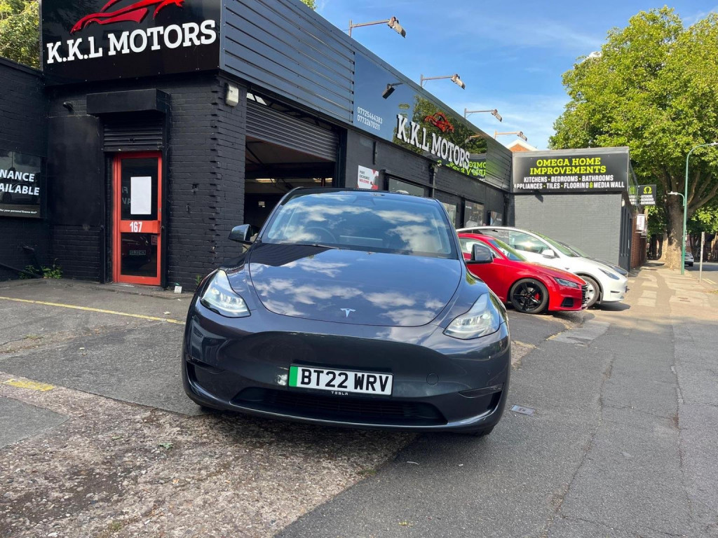 TESLA MODEL Y