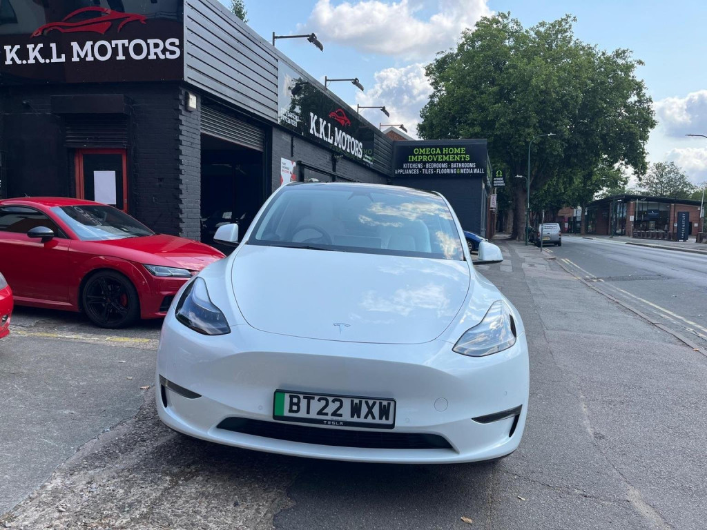 TESLA MODEL Y