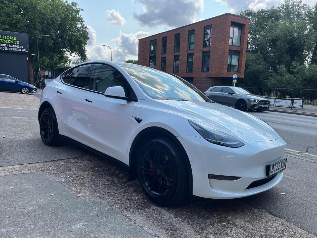 TESLA MODEL Y