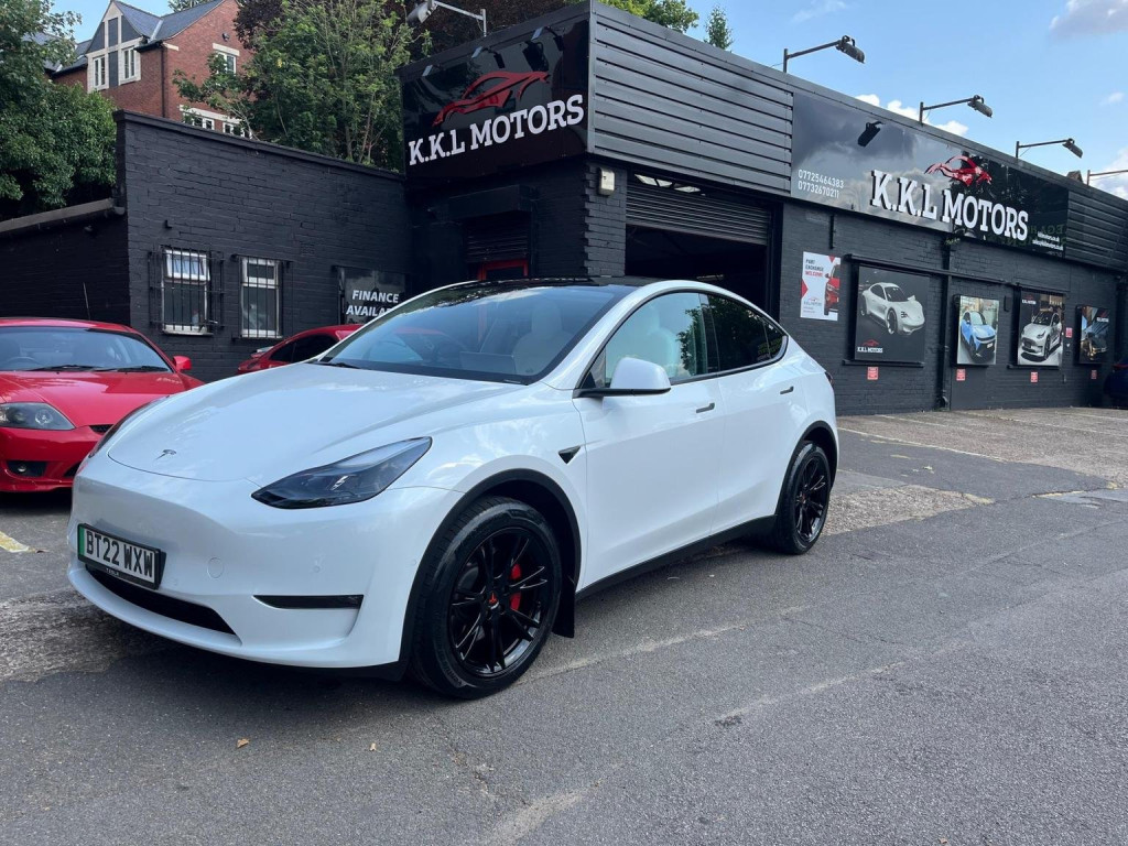 TESLA MODEL Y