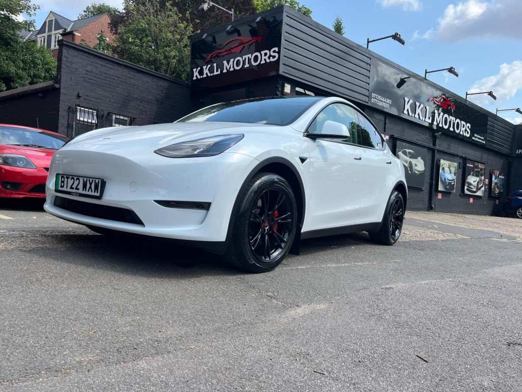 TESLA MODEL Y