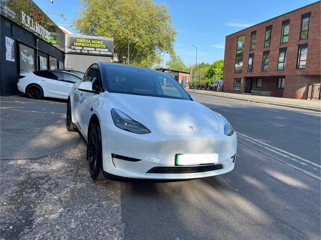 TESLA MODEL Y