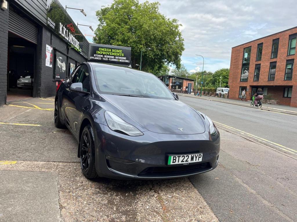 TESLA MODEL Y