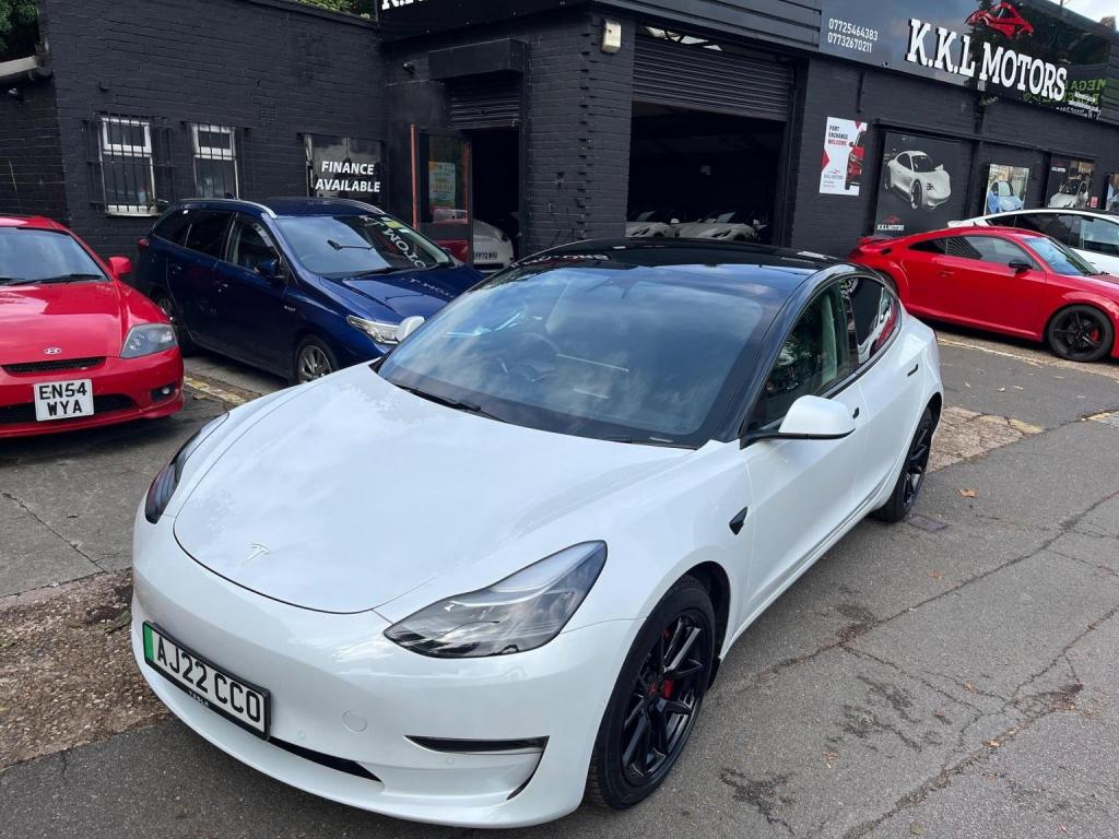 TESLA MODEL 3