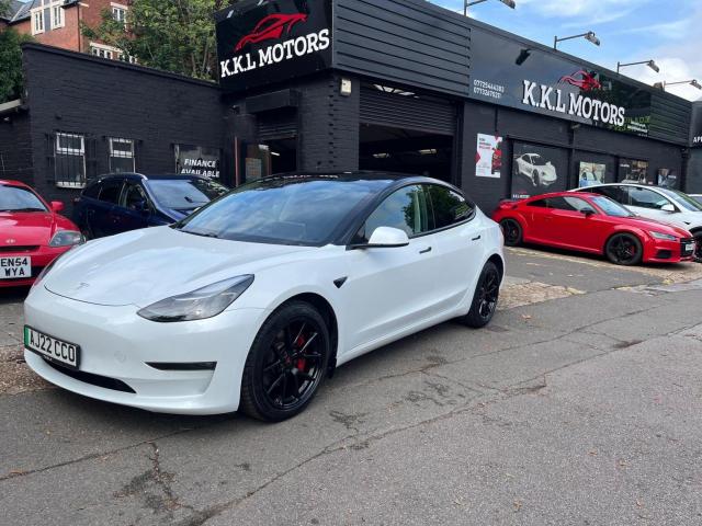 TESLA MODEL 3