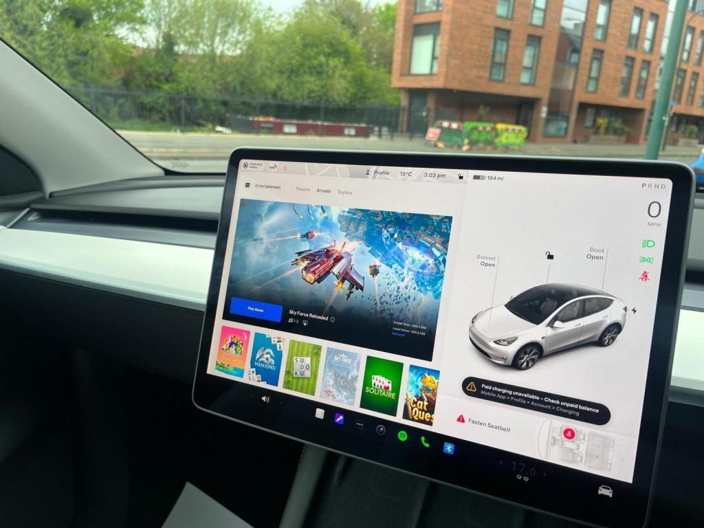 TESLA MODEL Y