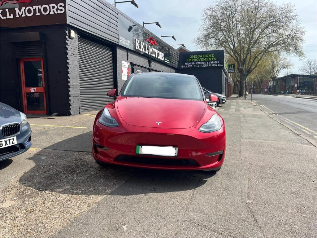 TESLA MODEL Y