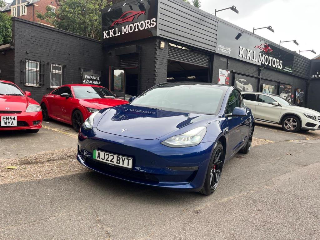 TESLA MODEL 3