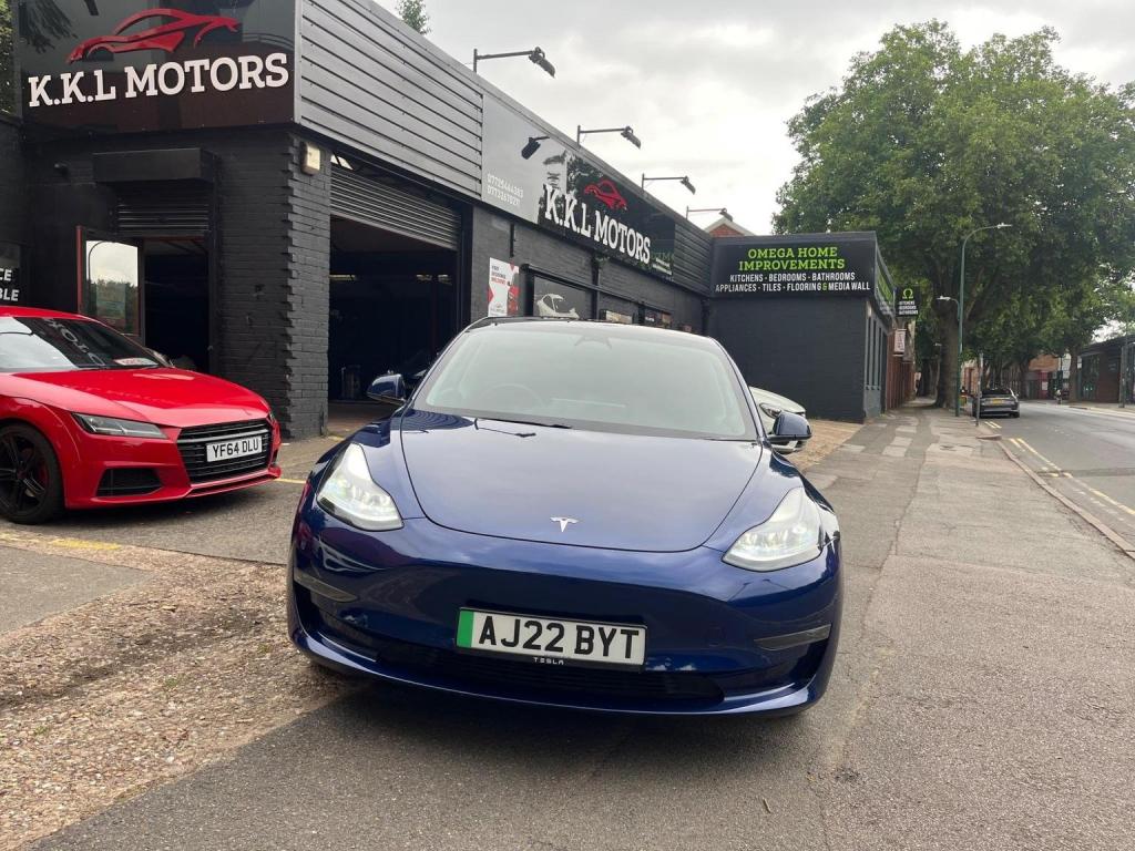 TESLA MODEL 3