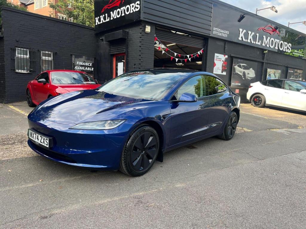 TESLA MODEL 3