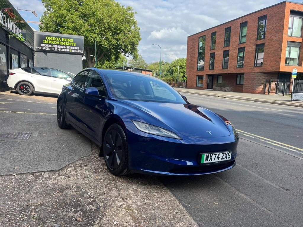 TESLA MODEL 3