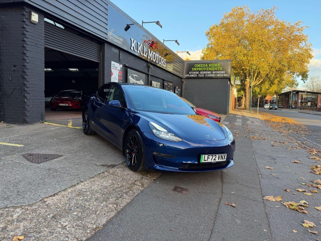 TESLA MODEL 3