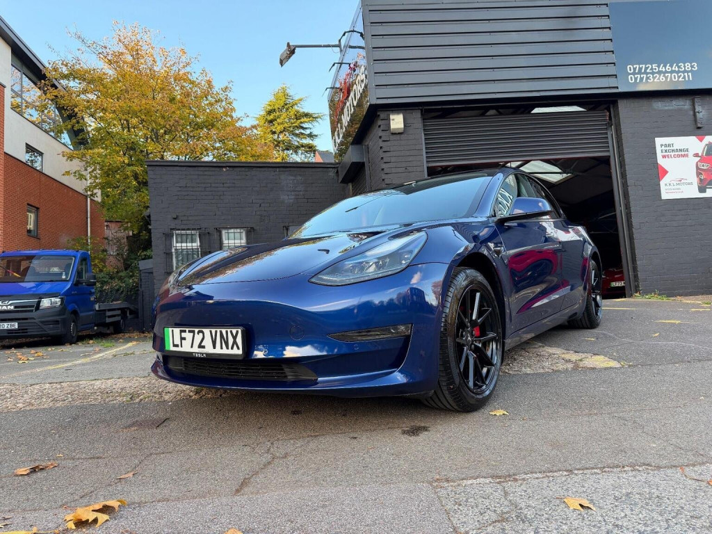 TESLA MODEL 3