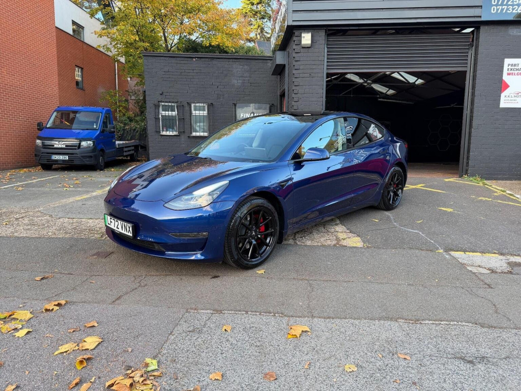 TESLA MODEL 3