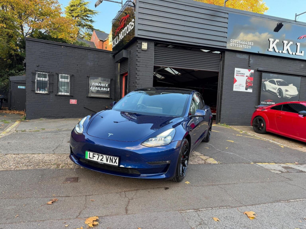 TESLA MODEL 3