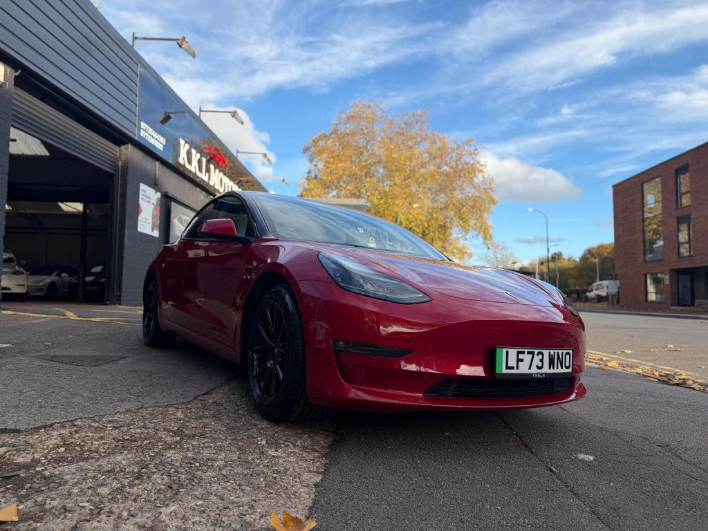 TESLA MODEL 3