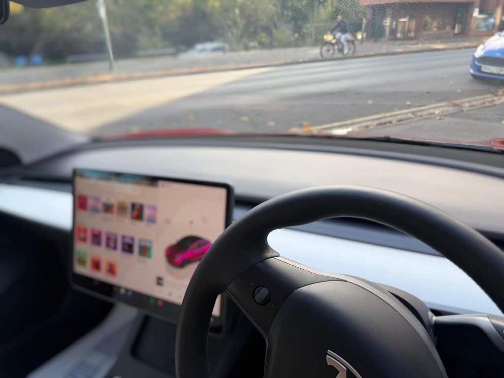 TESLA MODEL 3