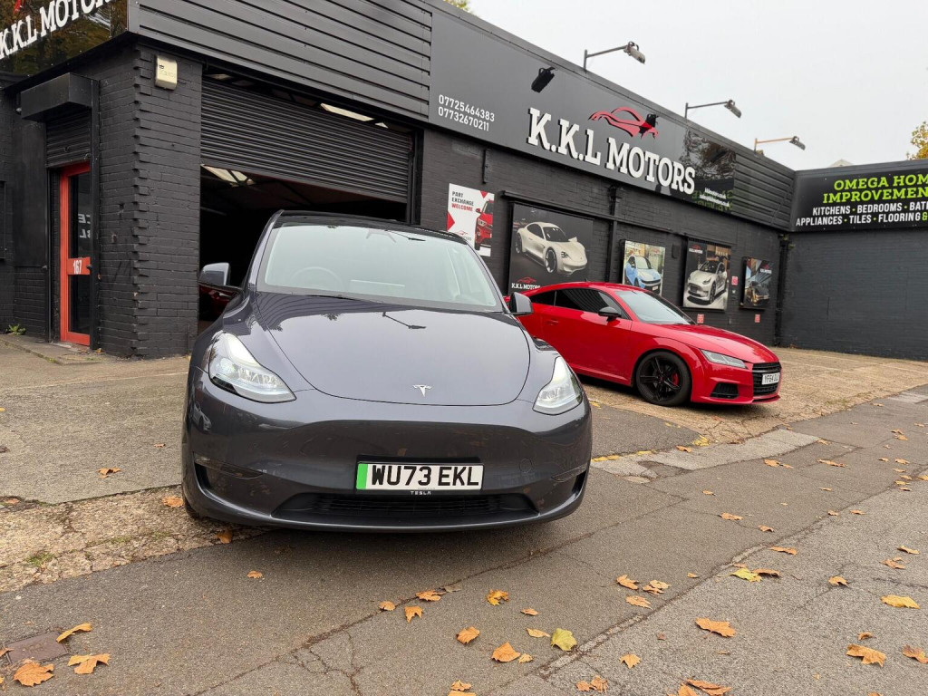 TESLA MODEL Y