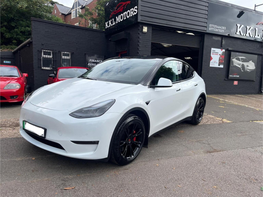 TESLA MODEL Y