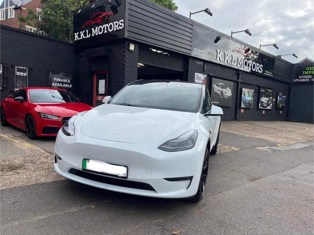 TESLA MODEL Y
