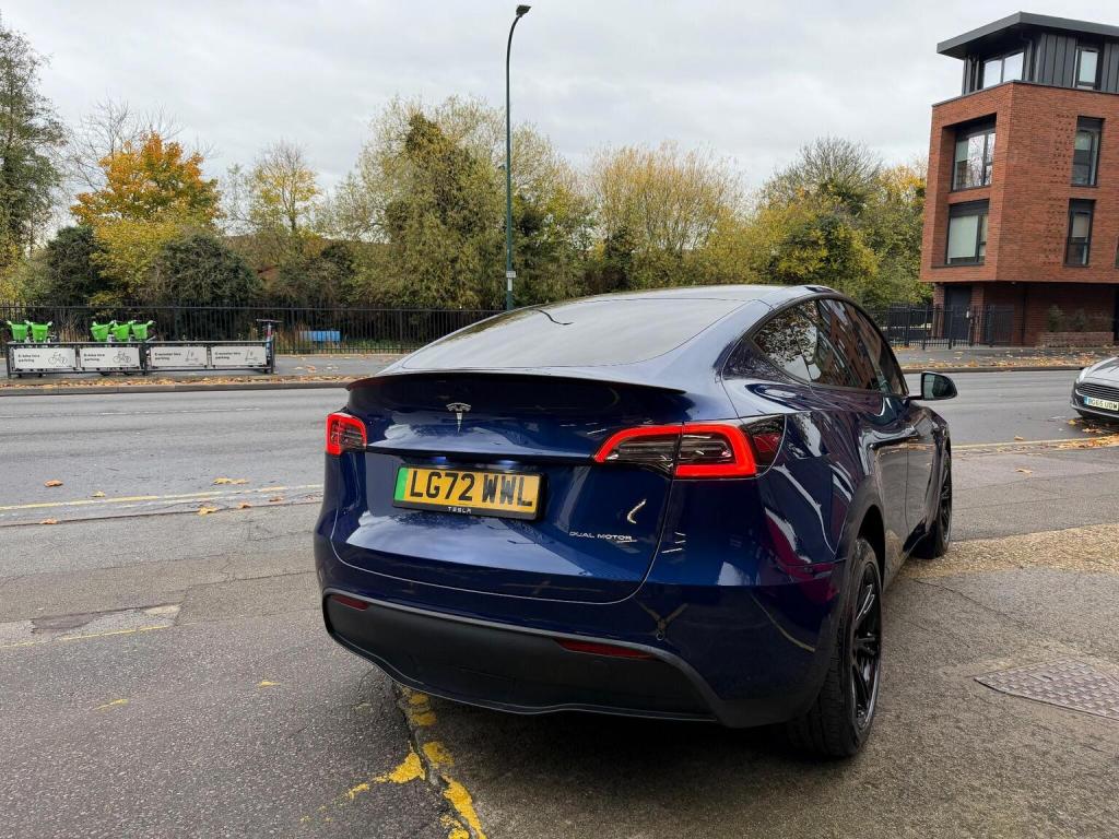 TESLA MODEL Y