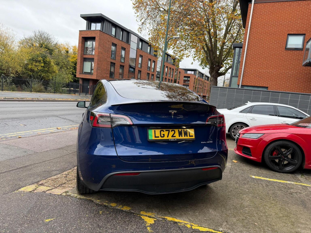 TESLA MODEL Y