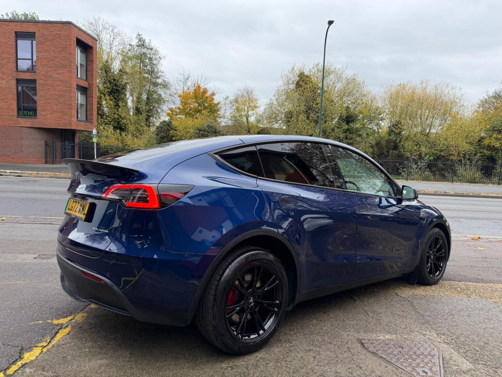 TESLA MODEL Y
