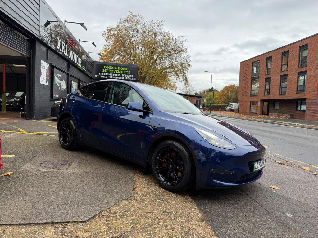 TESLA MODEL Y