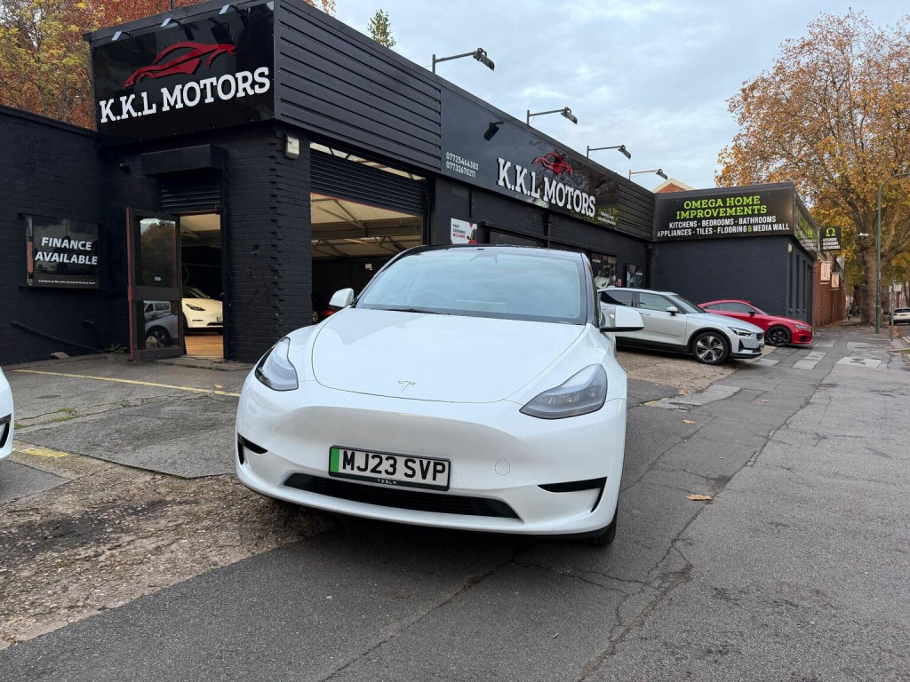 TESLA MODEL Y