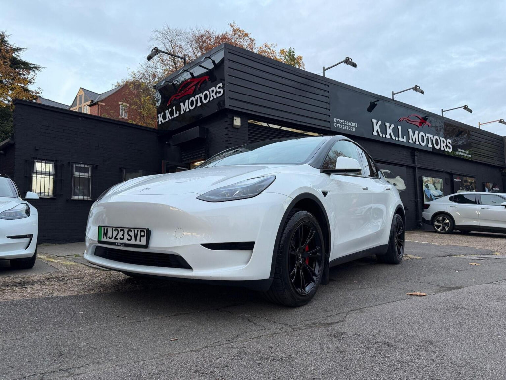 TESLA MODEL Y