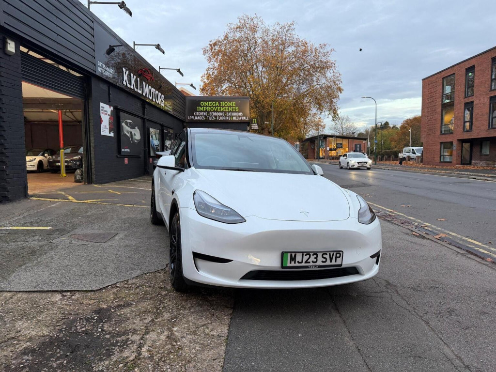TESLA MODEL Y