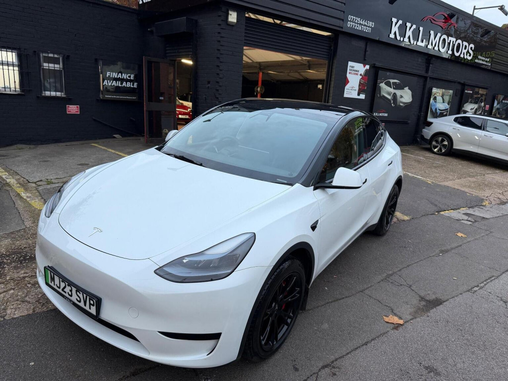 TESLA MODEL Y