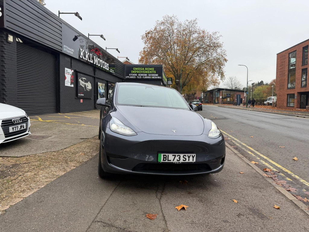 TESLA MODEL Y